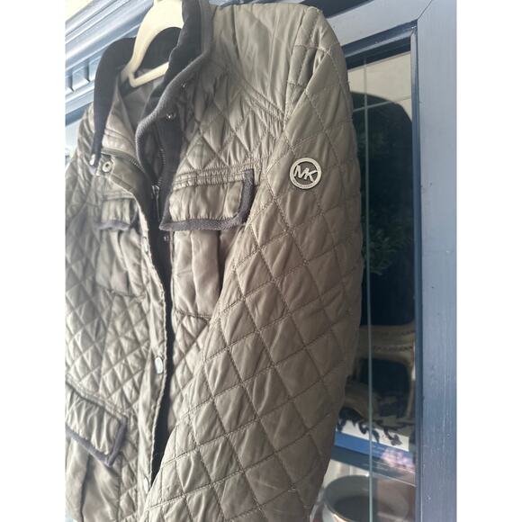Michael Kors Quilted puffer Barn Jacket Olive black size Petite small - Picture 4 of 6